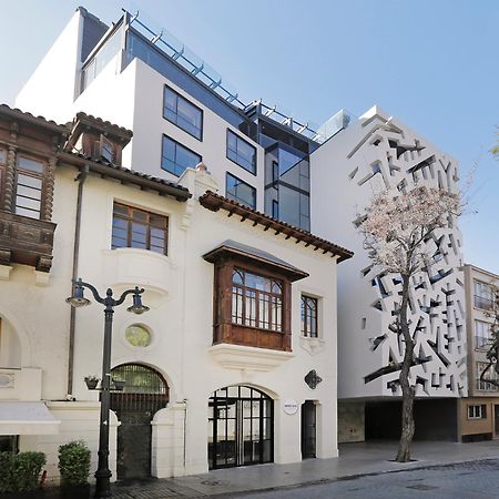 Hotel Cumbres Lastarria Santiago Exterior photo The building of the museum