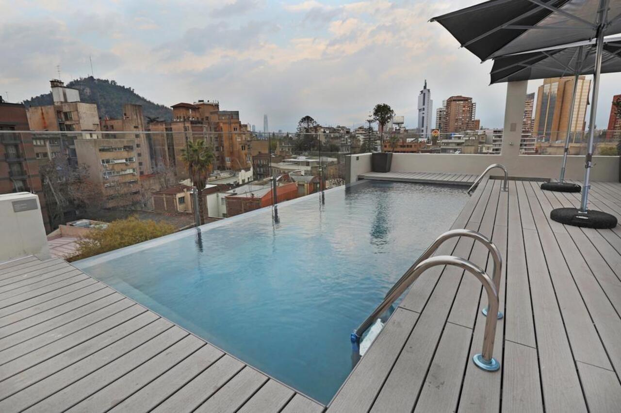 Hotel Cumbres Lastarria Santiago Exterior photo Rooftop pool