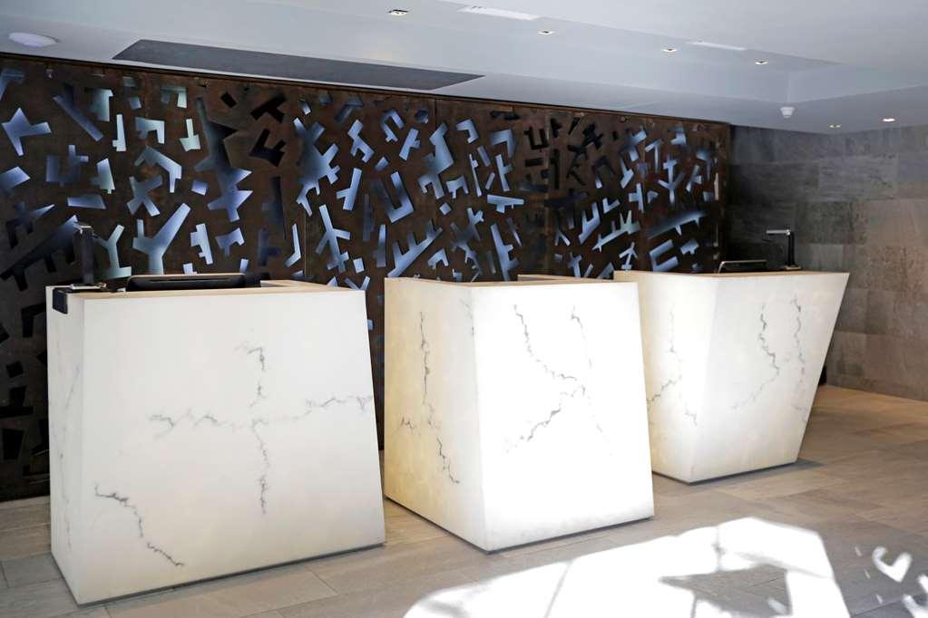 Hotel Cumbres Lastarria Santiago Exterior photo Reception desk