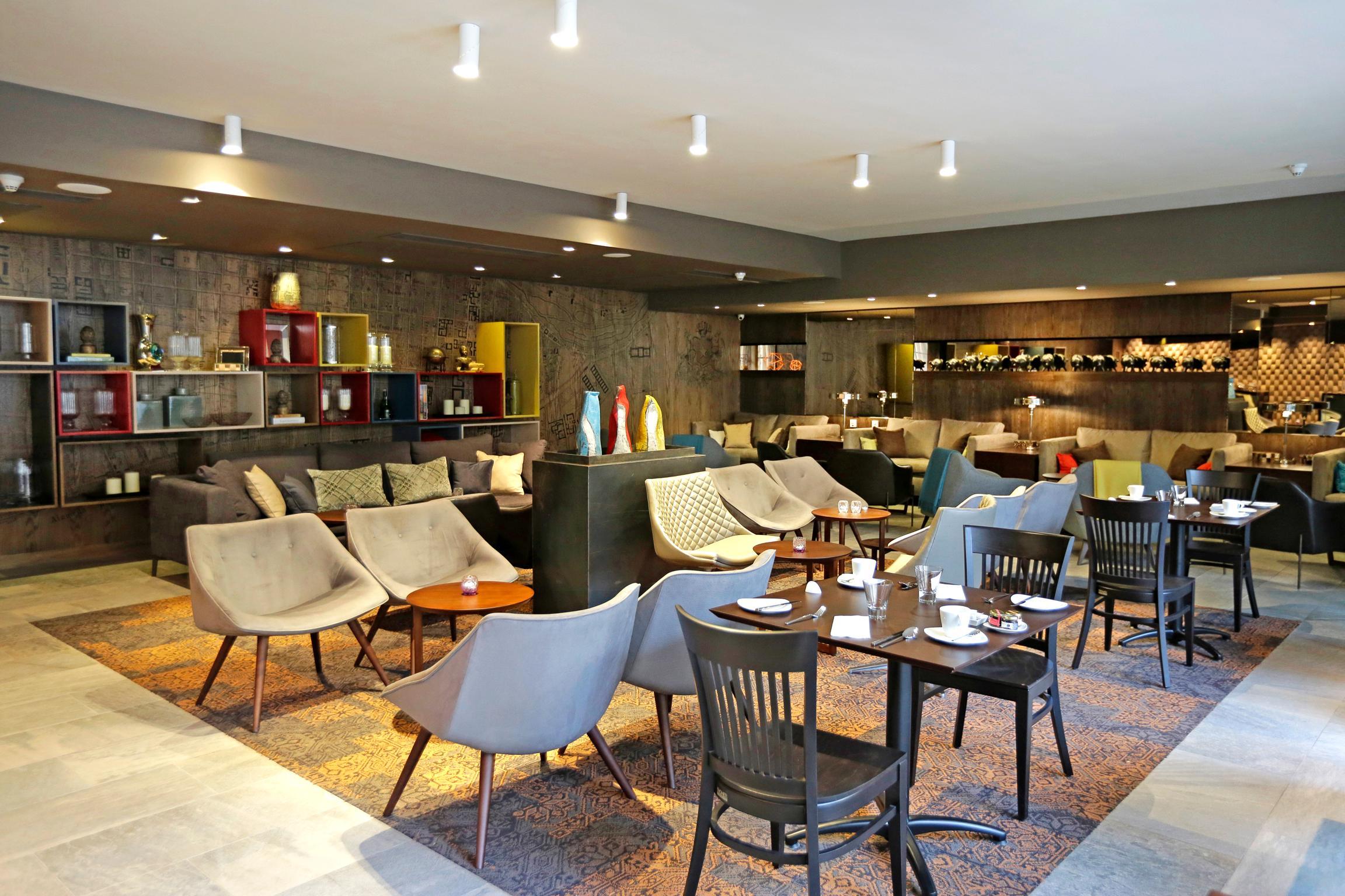 Hotel Cumbres Lastarria Santiago Exterior photo The restaurant