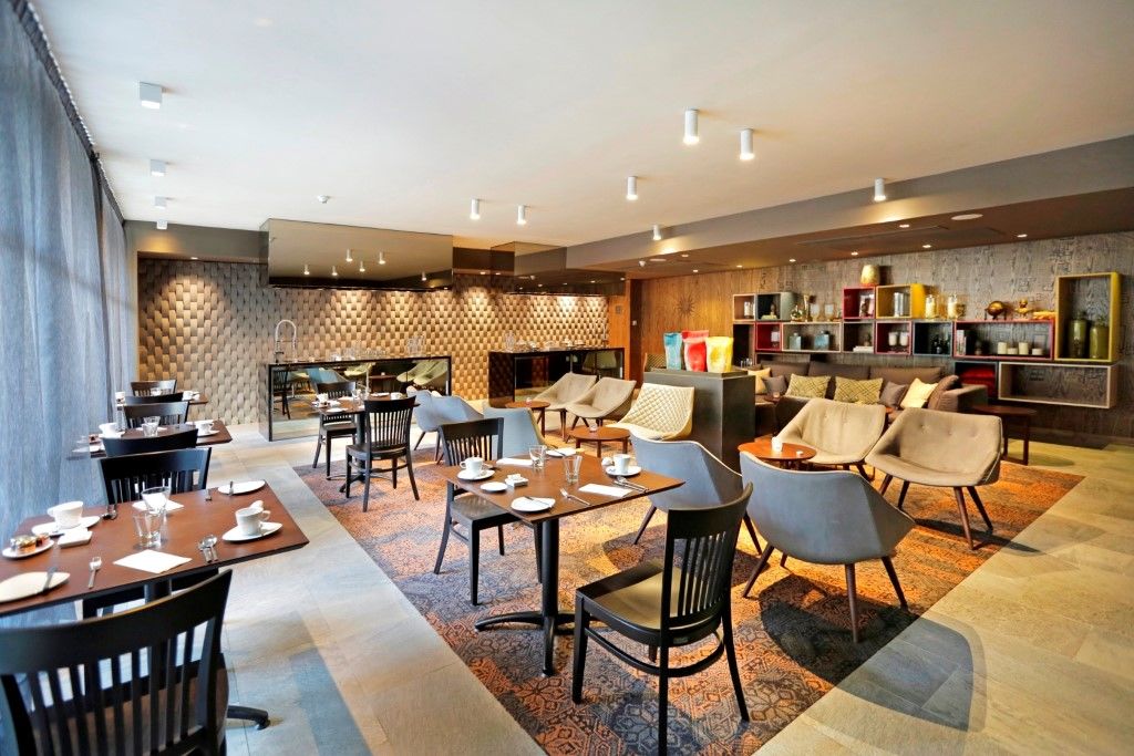 Hotel Cumbres Lastarria Santiago Exterior photo The restaurant