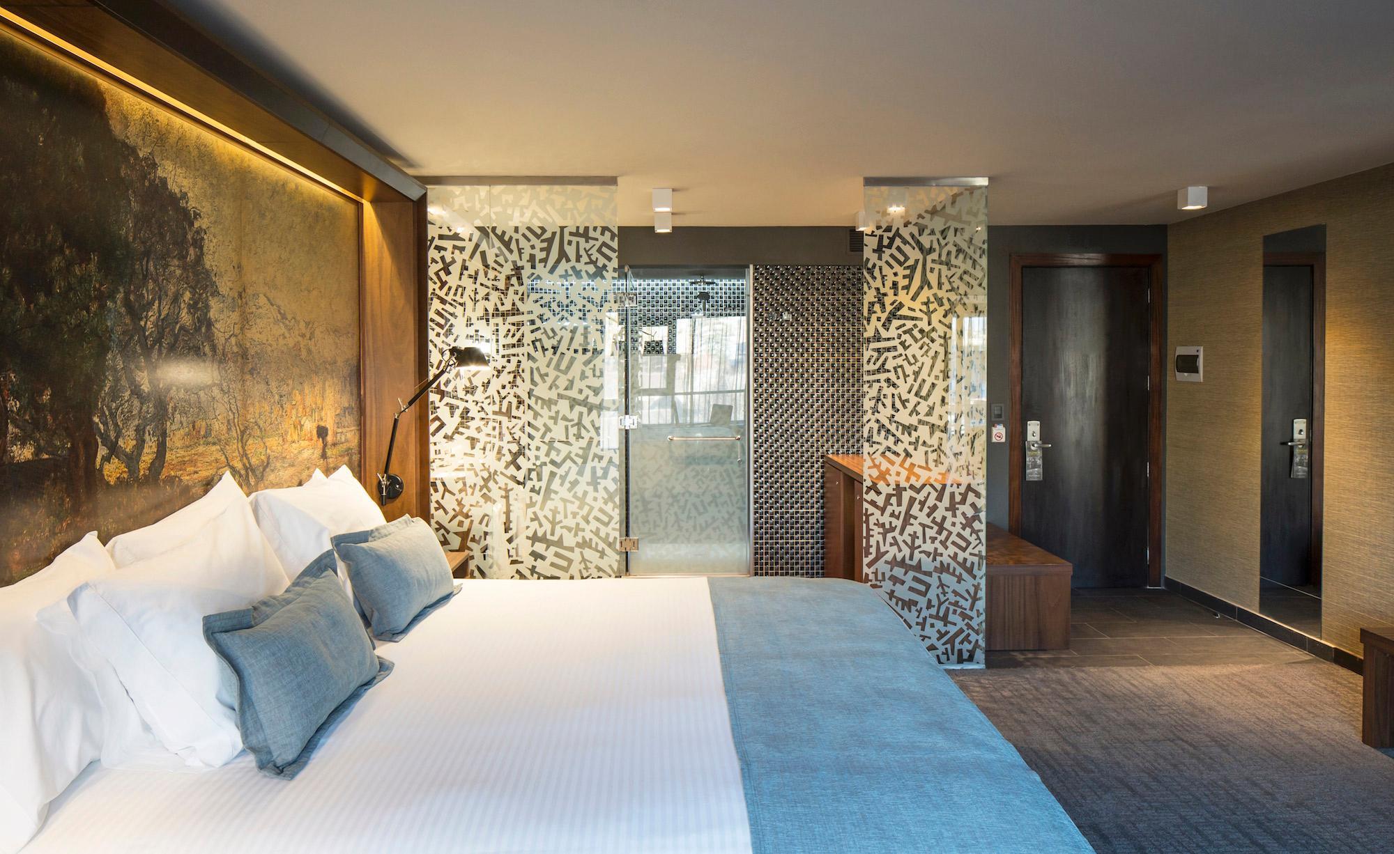 Hotel Cumbres Lastarria Santiago Exterior photo A room at the hotel