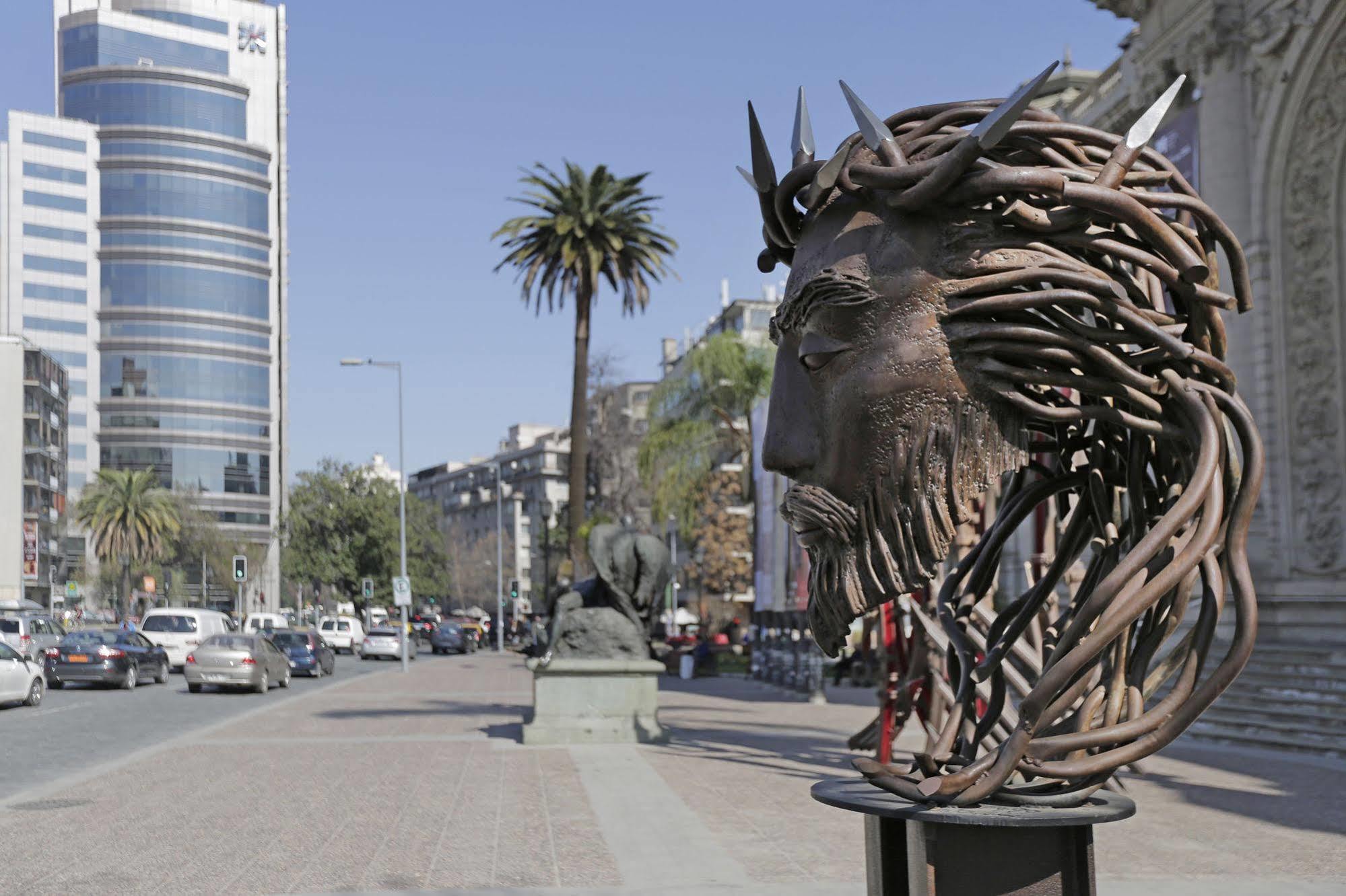 Hotel Cumbres Lastarria Santiago Exterior photo The Paseo Ahumada, the main avenue of the historic center of Santiago.