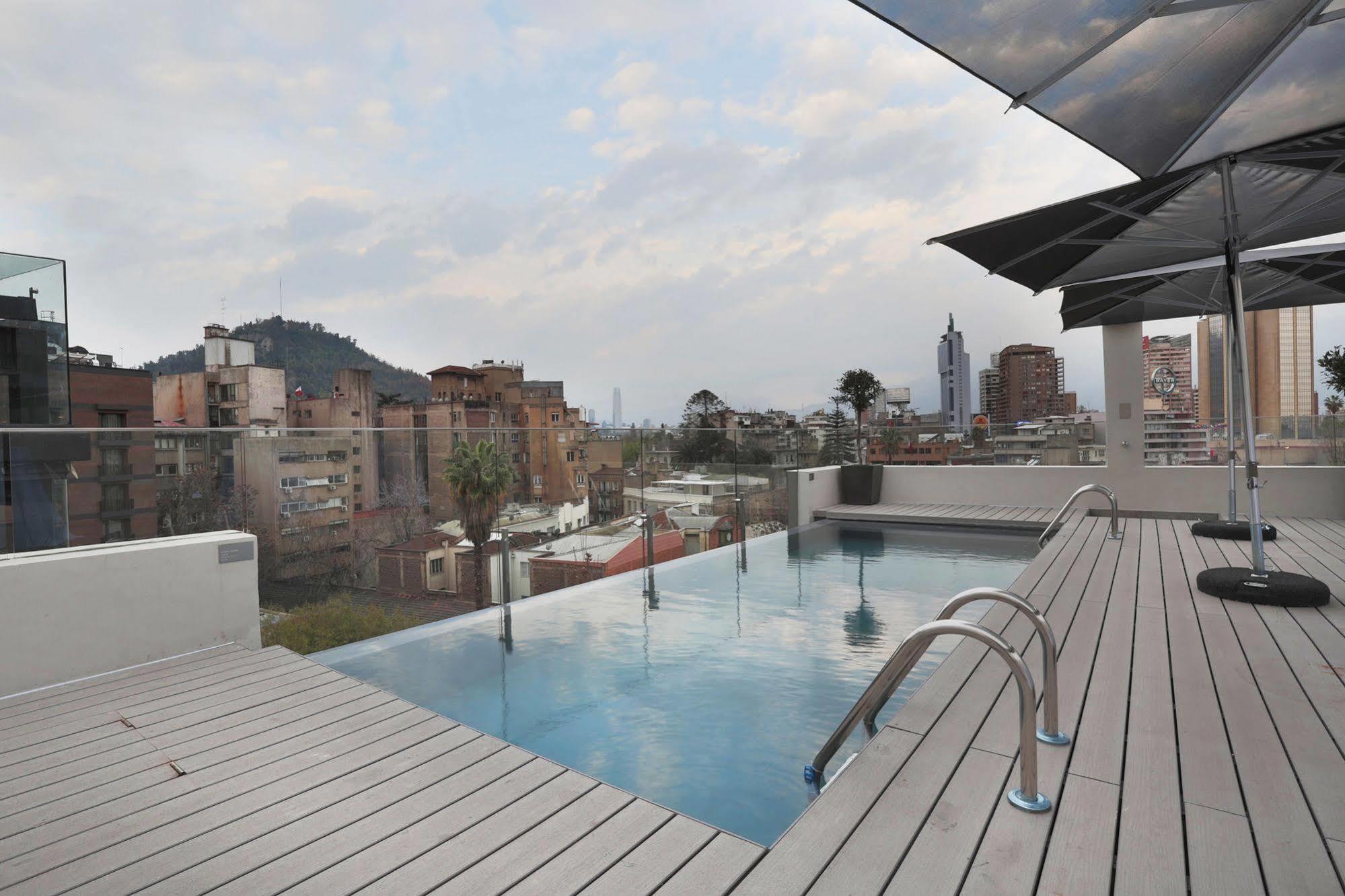 Hotel Cumbres Lastarria Santiago Exterior photo Rooftop pool at Hotel Porta Fira