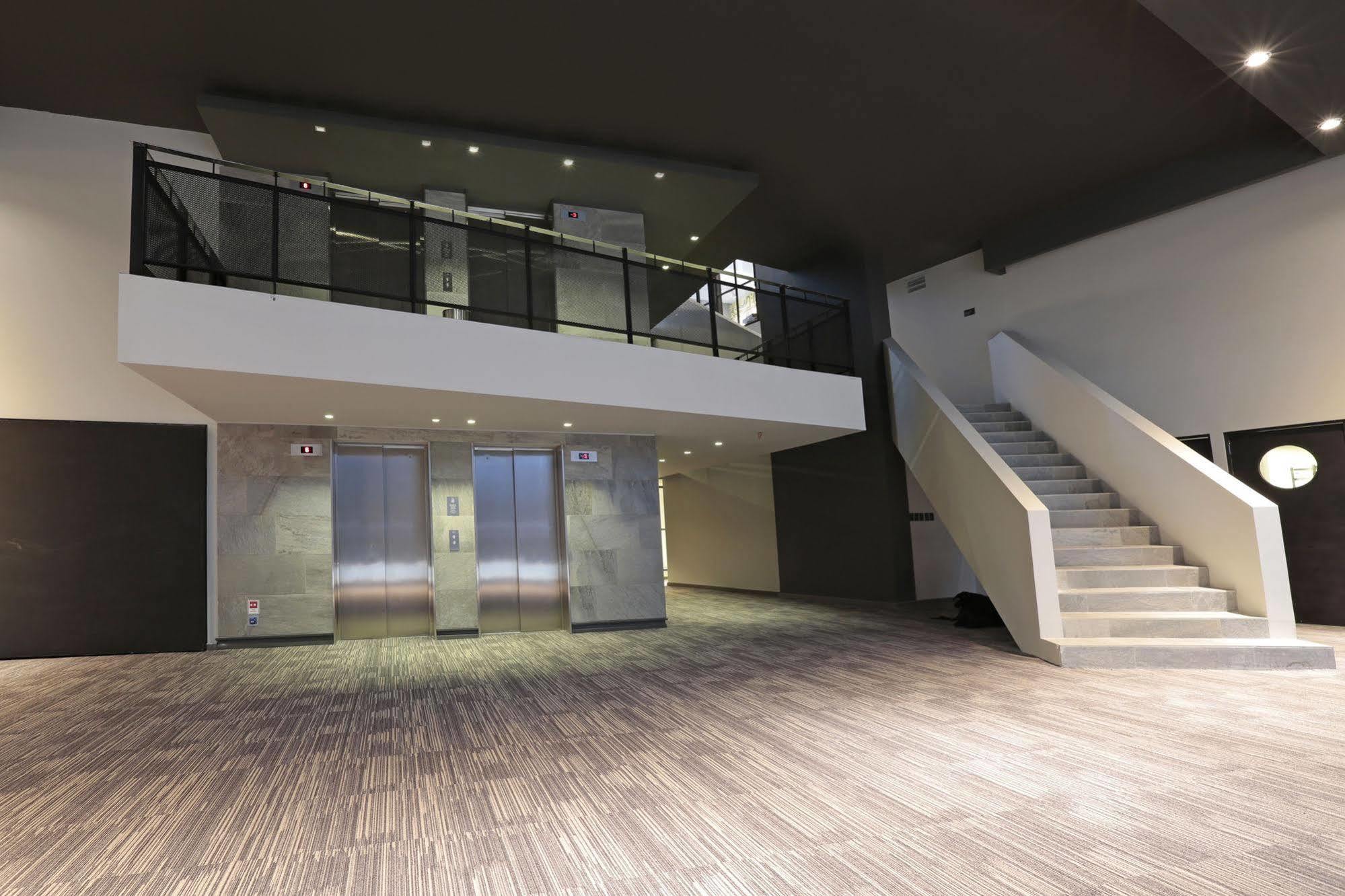 Hotel Cumbres Lastarria Santiago Exterior photo Interior of the new building